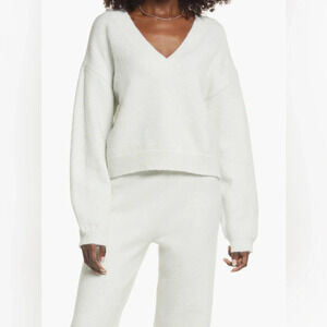 Cozy sparkle white v neck Open Edit pullover cropped sweater Christmas cocktail